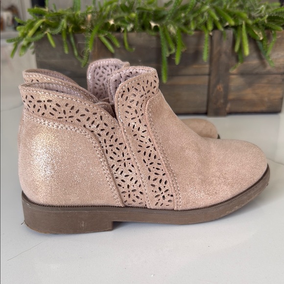 Stylish Kids Ankle Boots - size 12 - Picture 1 of 7